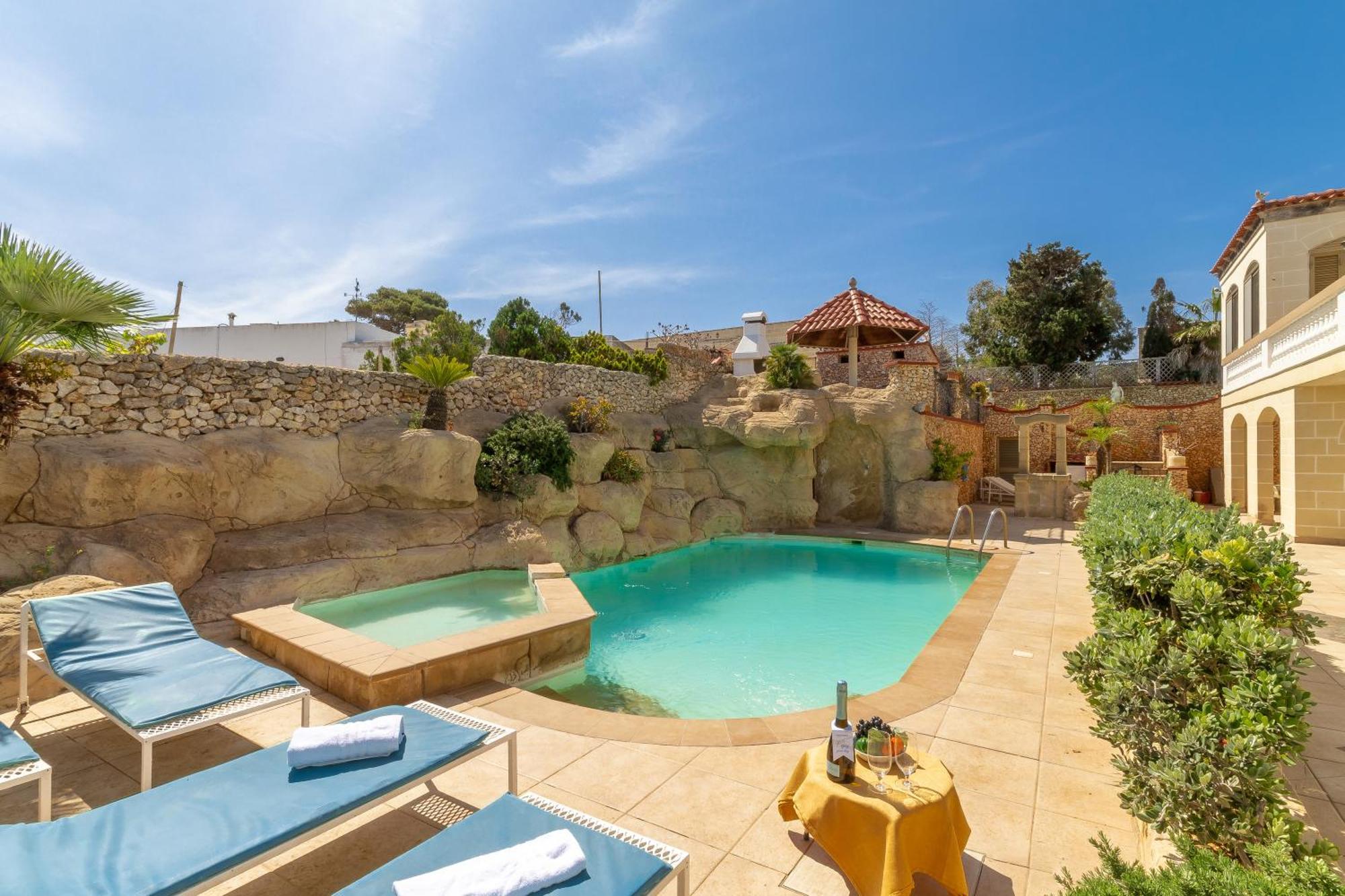 Villa & Pool Apartments In Mellieha Bay Zewnętrze zdjęcie