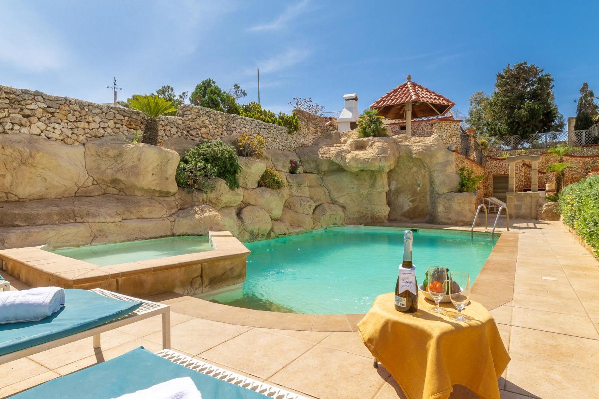 Villa & Pool Apartments In Mellieha Bay Zewnętrze zdjęcie